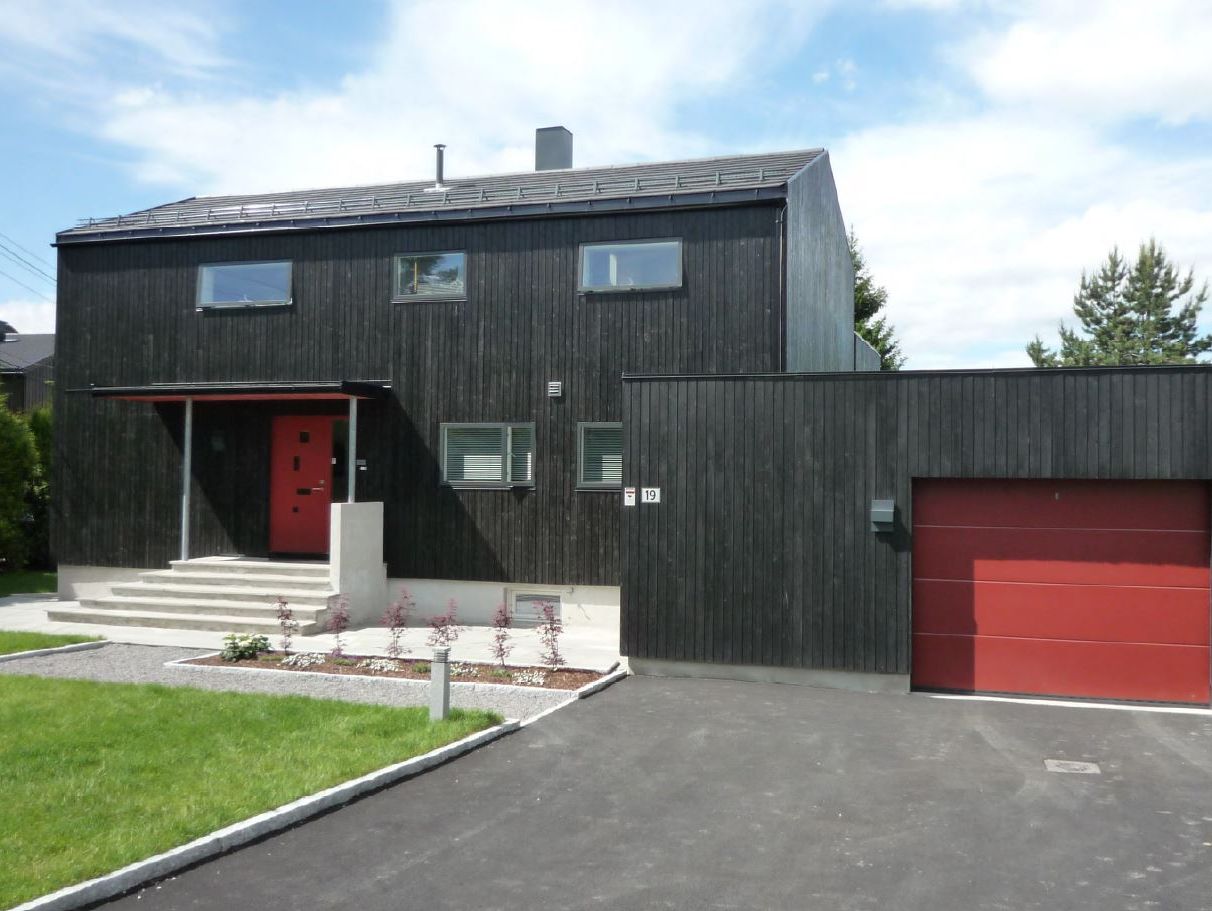 Tilbygg på tomanssbolig front