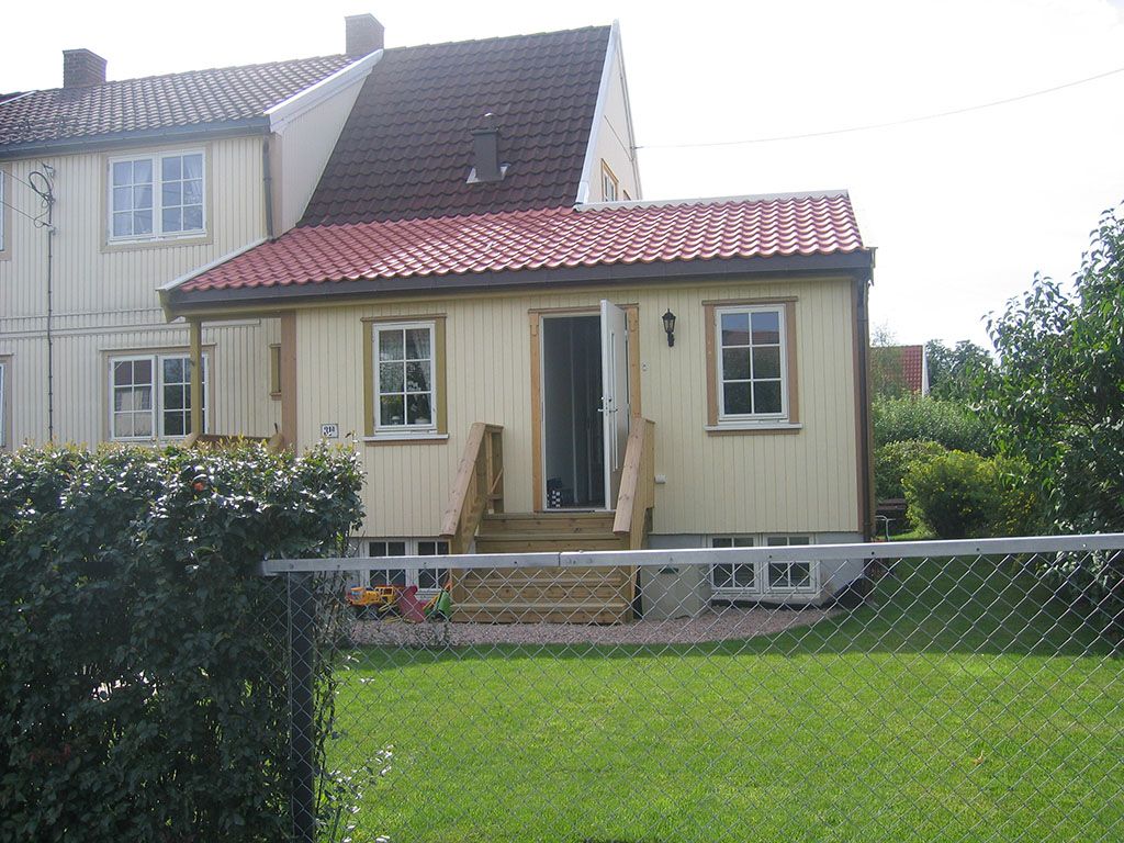 Tilbygg på tomanssbolig front