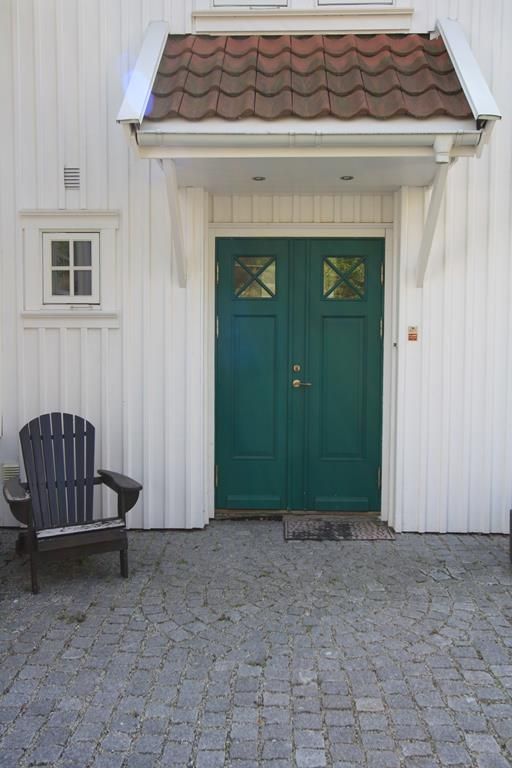 Inngangsparti med brostein